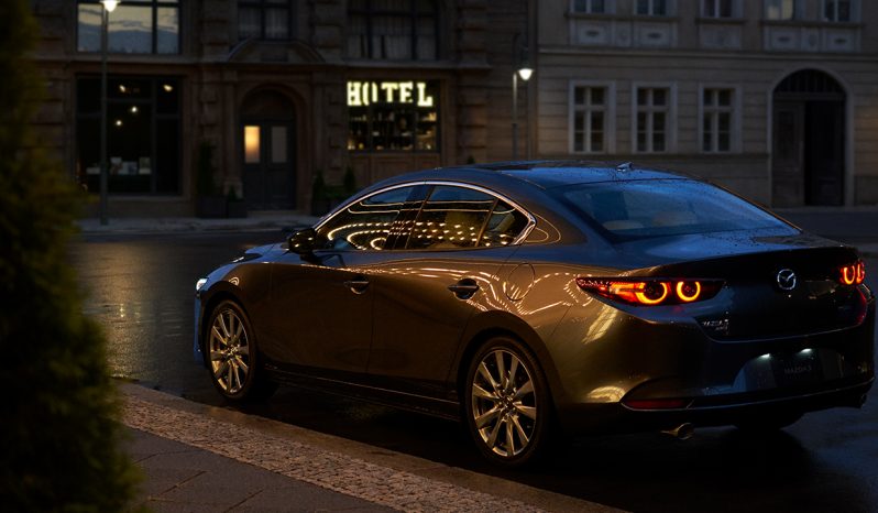 Mazda3: Sport 1.5 L lleno