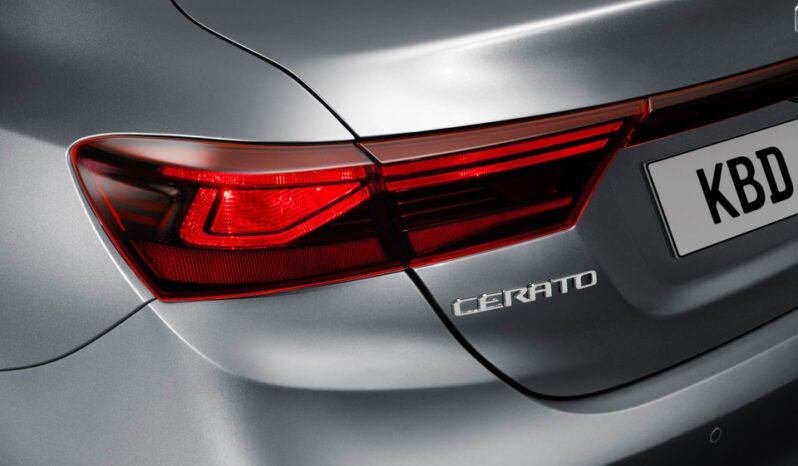 Kia Cerato: Limited AT lleno