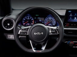 Kia Cerato: Limited AT lleno