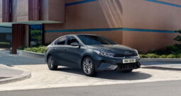 Kia Cerato: Limited AT lleno