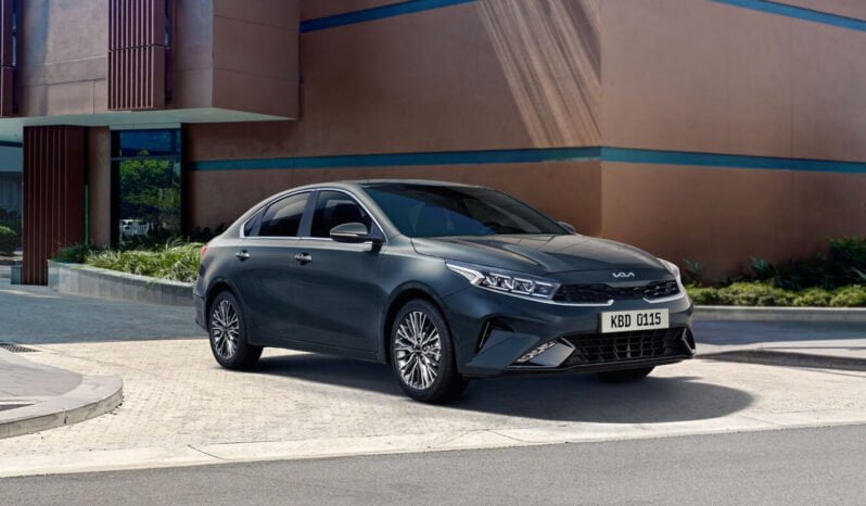 Kia Cerato: Limited AT lleno