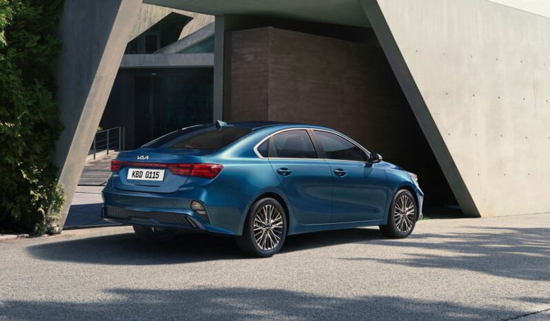 Kia Cerato: Limited AT lleno