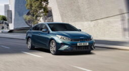Kia Cerato: Limited AT lleno
