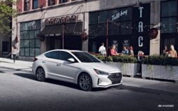 Hyundai Elantra lleno