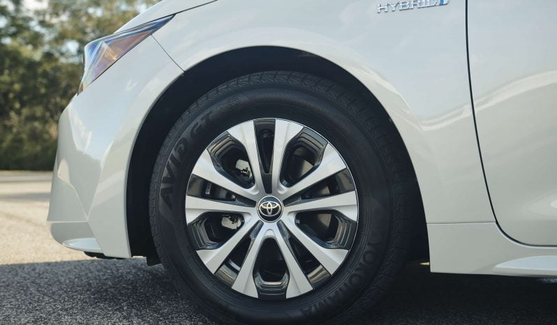 Toyota Corolla Híbrido lleno