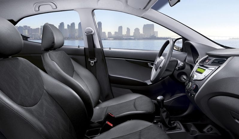 Hyundai Eon lleno
