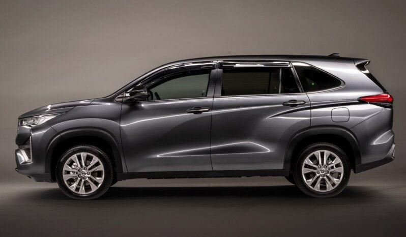 Toyota Innova lleno