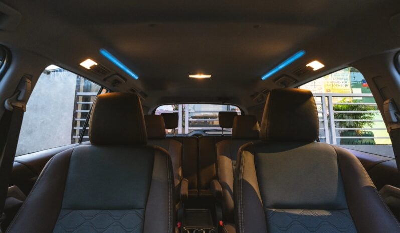 Toyota Innova lleno