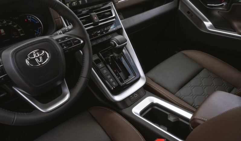 Toyota Innova lleno