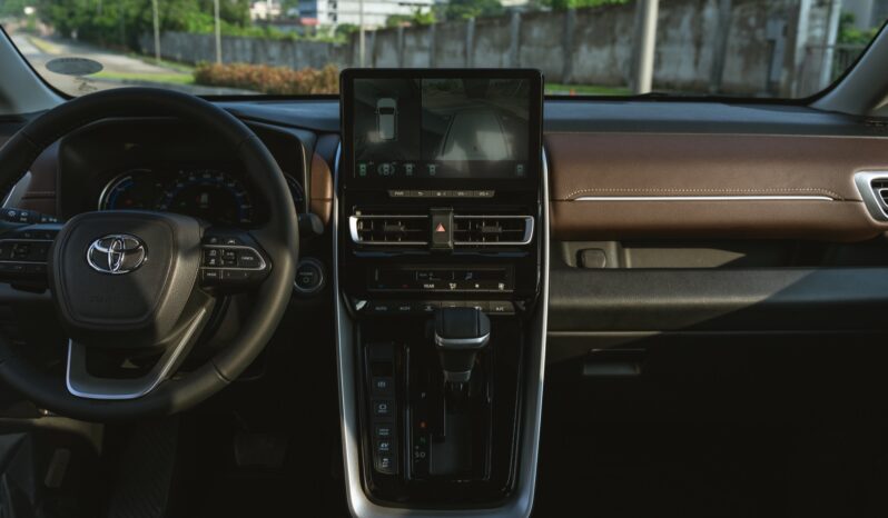 Toyota Innova lleno