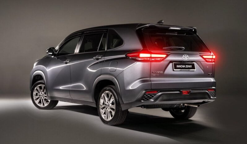 Toyota Innova lleno