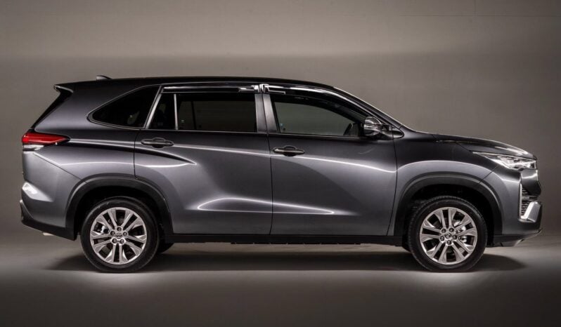 Toyota Innova lleno
