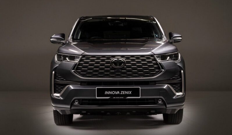 Toyota Innova lleno