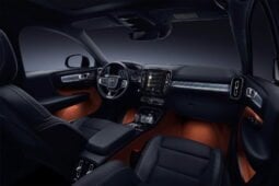 VOLVO XC40 T5 R-Design lleno