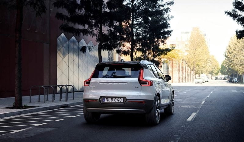 VOLVO XC40 T5 R-Design lleno