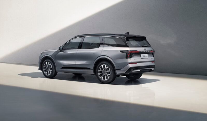 Ford Edge: Titanium lleno