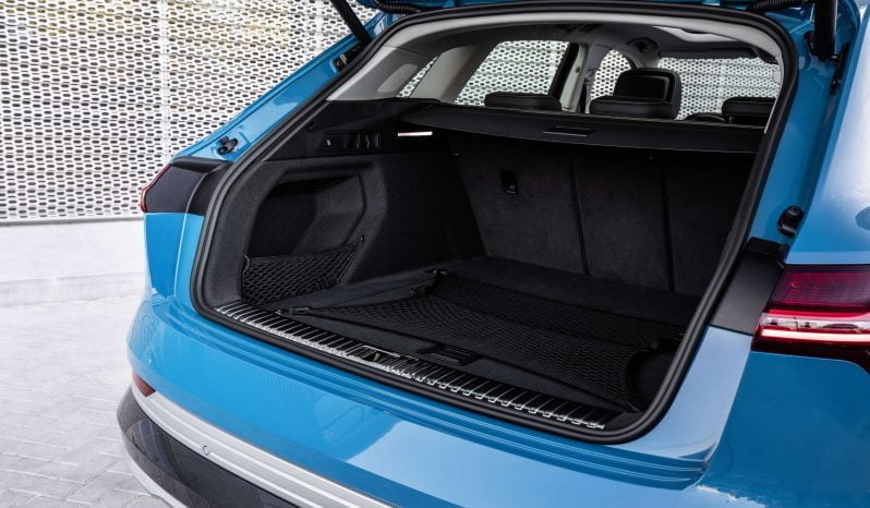 Audi e-tron lleno