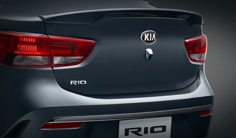 Kia Rio: Full MT lleno
