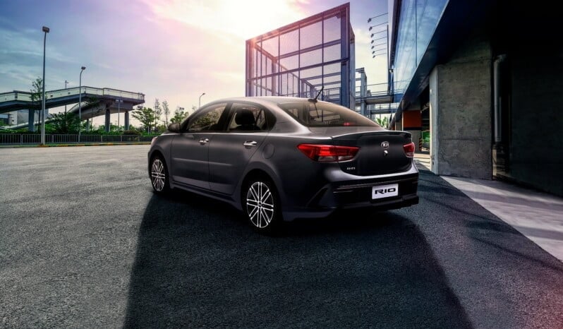 Kia Rio: Full MT lleno