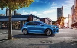 Kia Rio Hatchback: Limited AT lleno