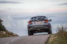 Toyota C-HR Hybrid lleno