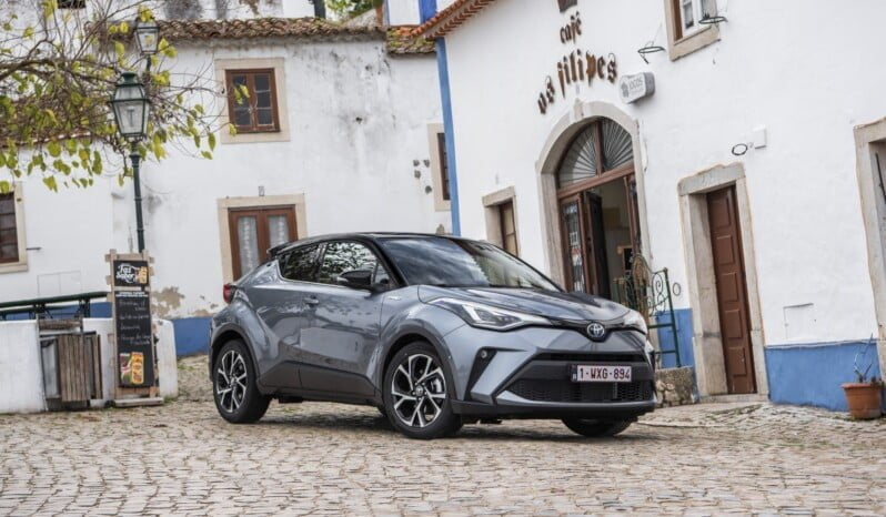 Toyota C-HR Hybrid lleno
