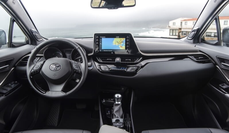 Toyota C-HR Hybrid lleno