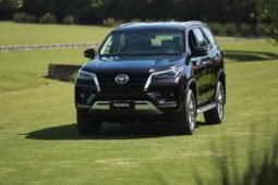 Toyota Fortuner: Intermedia lleno