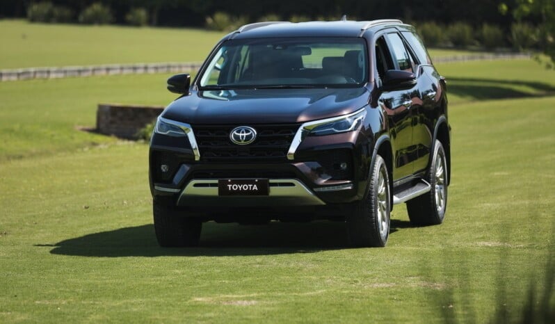 Toyota Fortuner: Intermedia lleno