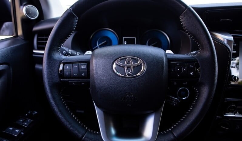 Toyota Fortuner: Intermedia lleno