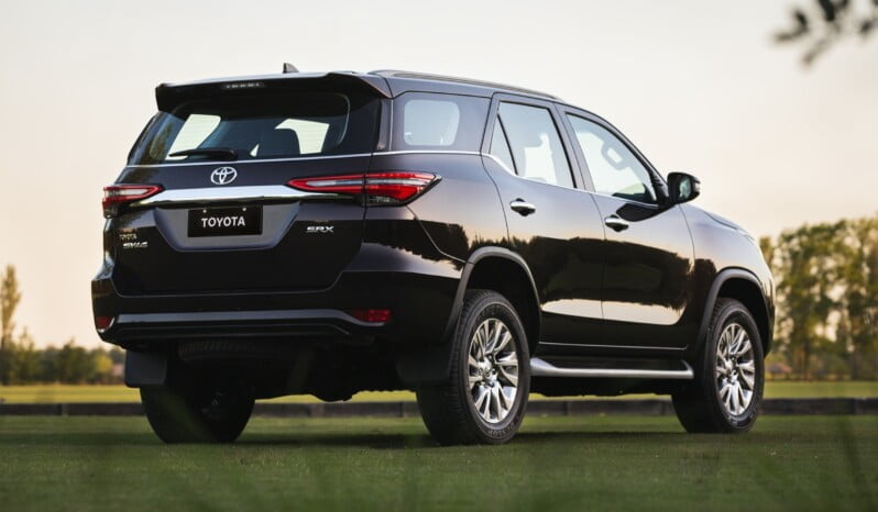 Toyota Fortuner: Intermedia lleno