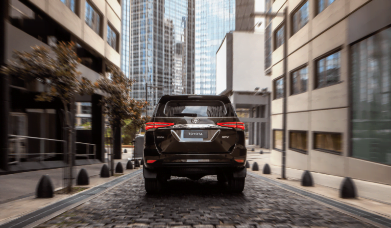 Toyota Fortuner: Intermedia lleno