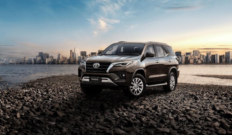 Toyota Fortuner: Intermedia lleno