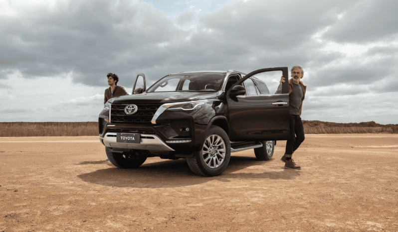 Toyota Fortuner: Intermedia lleno