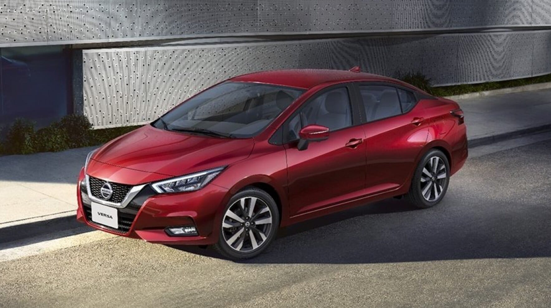 Nissan versa 2021