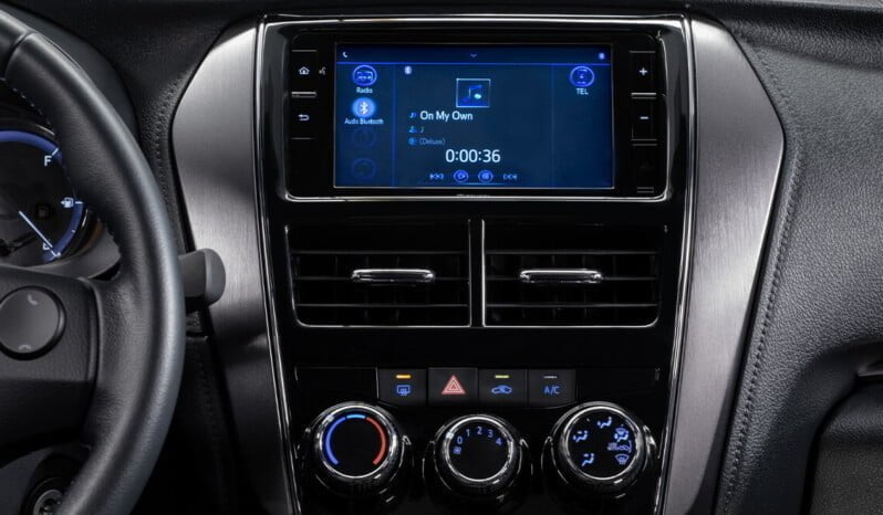 Toyota Yaris Hatchback Manual lleno