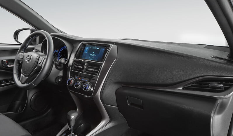 Toyota Yaris Hatchback Manual lleno