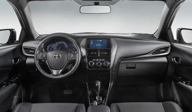Toyota Yaris Hatchback Manual lleno