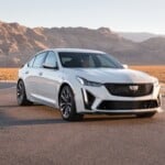 Cadillac CT5-V Blackwing 2022:Unos respetables 668 hp, tracción trasera y caja manual de seis marchas