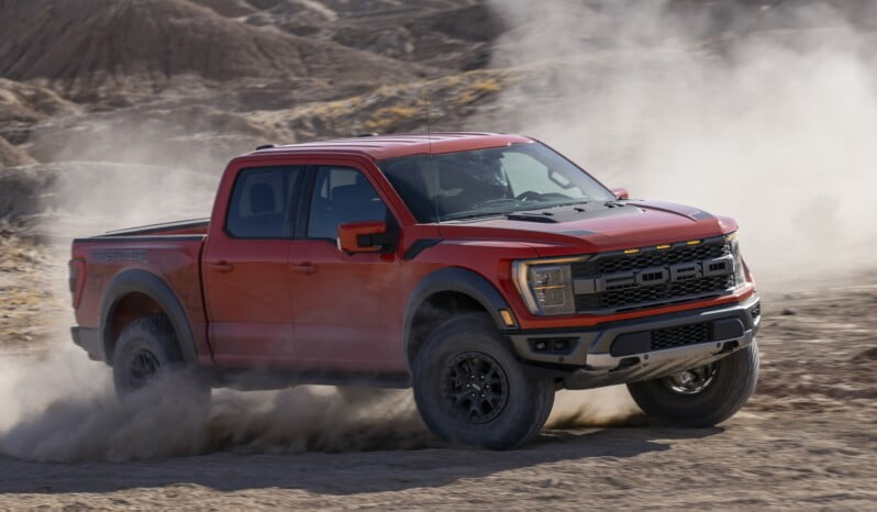 Ford F-150 Raptor lleno
