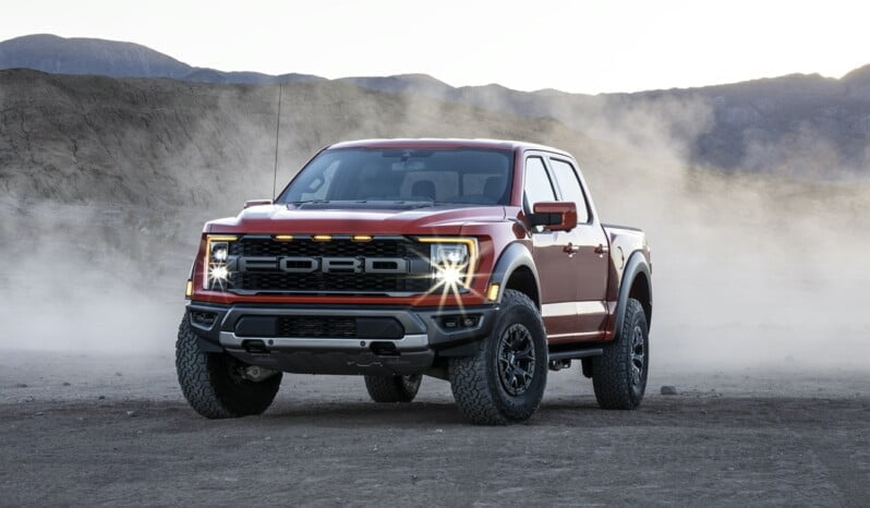 Ford F-150 Raptor lleno