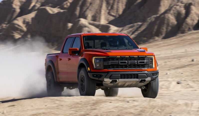 Ford F-150 Raptor lleno