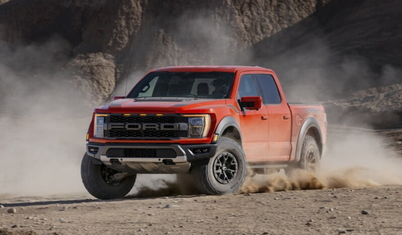 Ford F-150 Raptor lleno