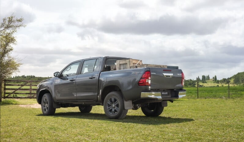 Toyota Hilux: Base AT lleno