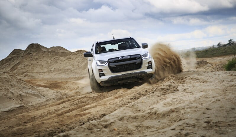 Isuzu D-Max 1.9 Base lleno