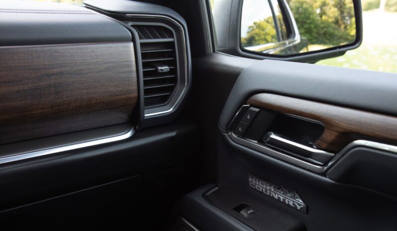 Chevrolet Silverado High Country lleno