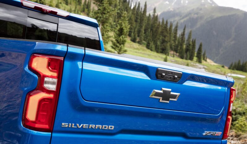 Chevrolet Silverado ZR2 lleno