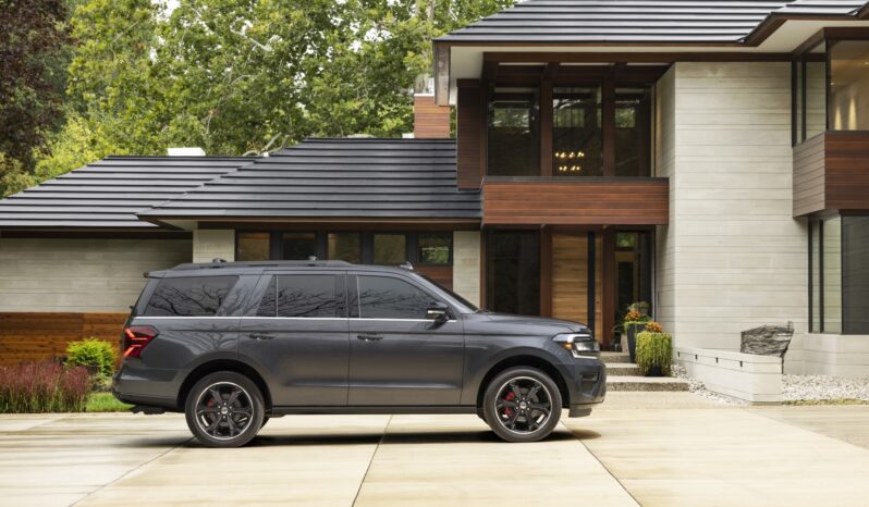 Ford Expedition Stealth lleno