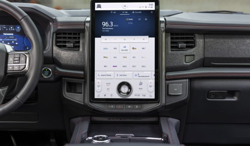 Ford Expedition Stealth lleno