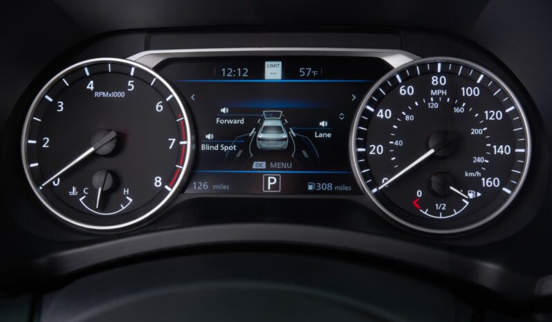 Nissan Sentra: Advance lleno